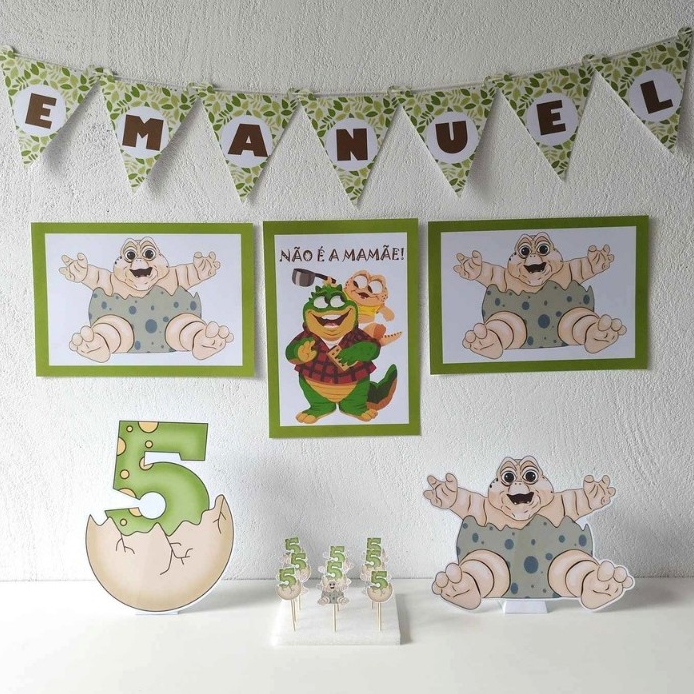 Kit festa Família Dinossauros, Decoração só um bolinho personalizado para aniversário e mesversário Dinossauro baby.