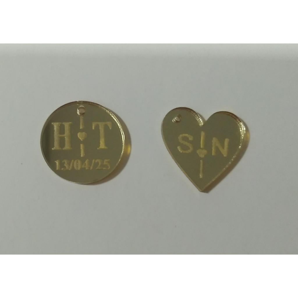 Tag 2 cm - Iniciais do Casal em Acrílico em Oferta na Shopee