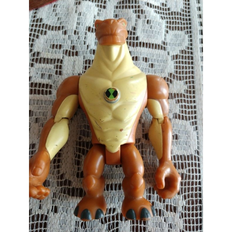 Boneco Ben 10 Alien Force Enormossauro