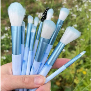 Mini Kit 12 Pincéis Céu Claro: Maquiagem Perfeita e Prática na Palma da Sua Mão!