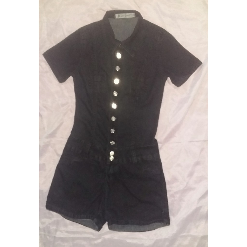 macacão jeans preto com botoes short curto p/m - (promocao liquidacao roupas femininas