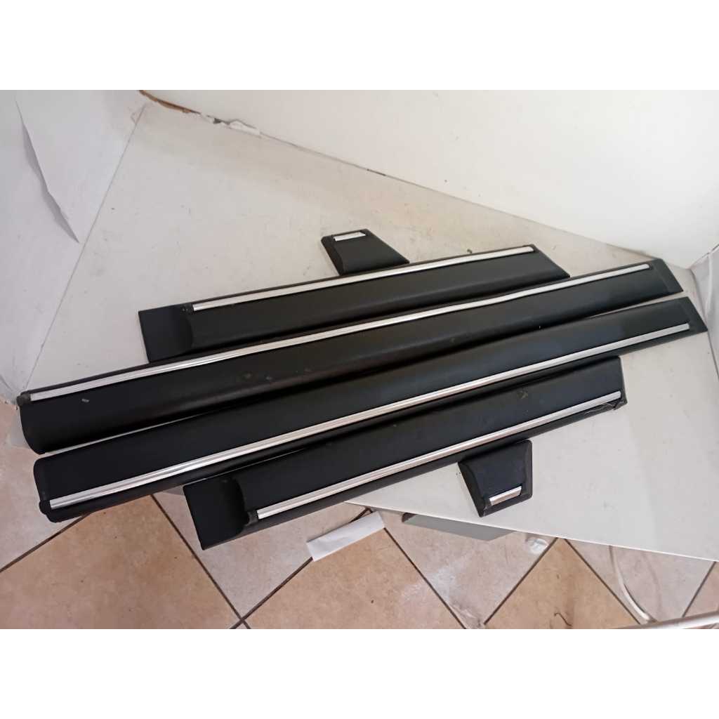 Jogo Friso Lateral Santana GLSI Cl Gl 1991 1992 1993 1994 1995 1996 1997 para  o 4 Portas