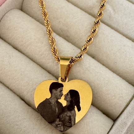 Corrente com Pingente de Coração Dourado Personalizado Inox em Oferta na Shopee