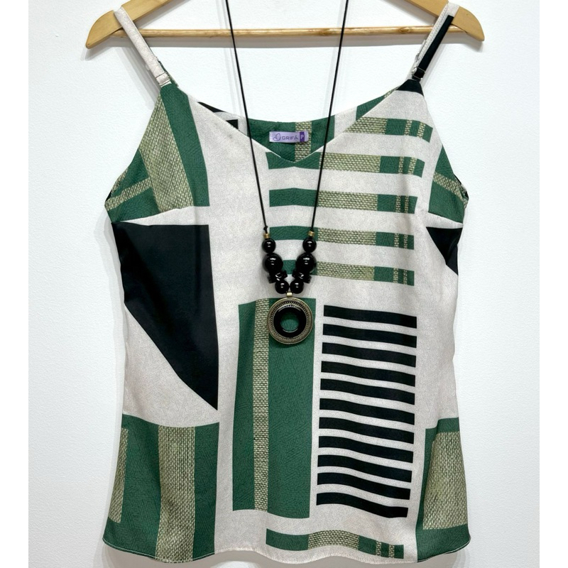 (TAM.P) Regata Feminina Tecido Leve Alça Regulável (1) Decote “V” Estampada Soltinha Moda Verão Confortável