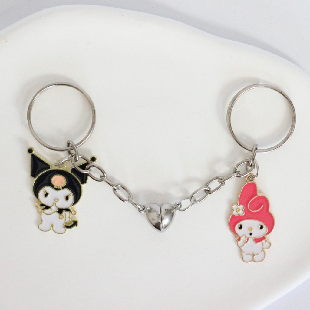 Conjunto de Chaveiros Kuromi & Sanrio Presente Namoro em Oferta na Shopee