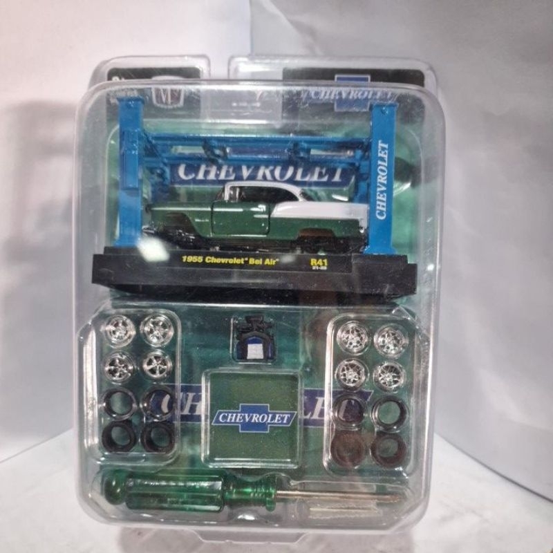 M2 miniatura 1/64 kit model 1955 chevrolet bel Air com pneus de borracha abre capo e portas e com 2 kits de rodas