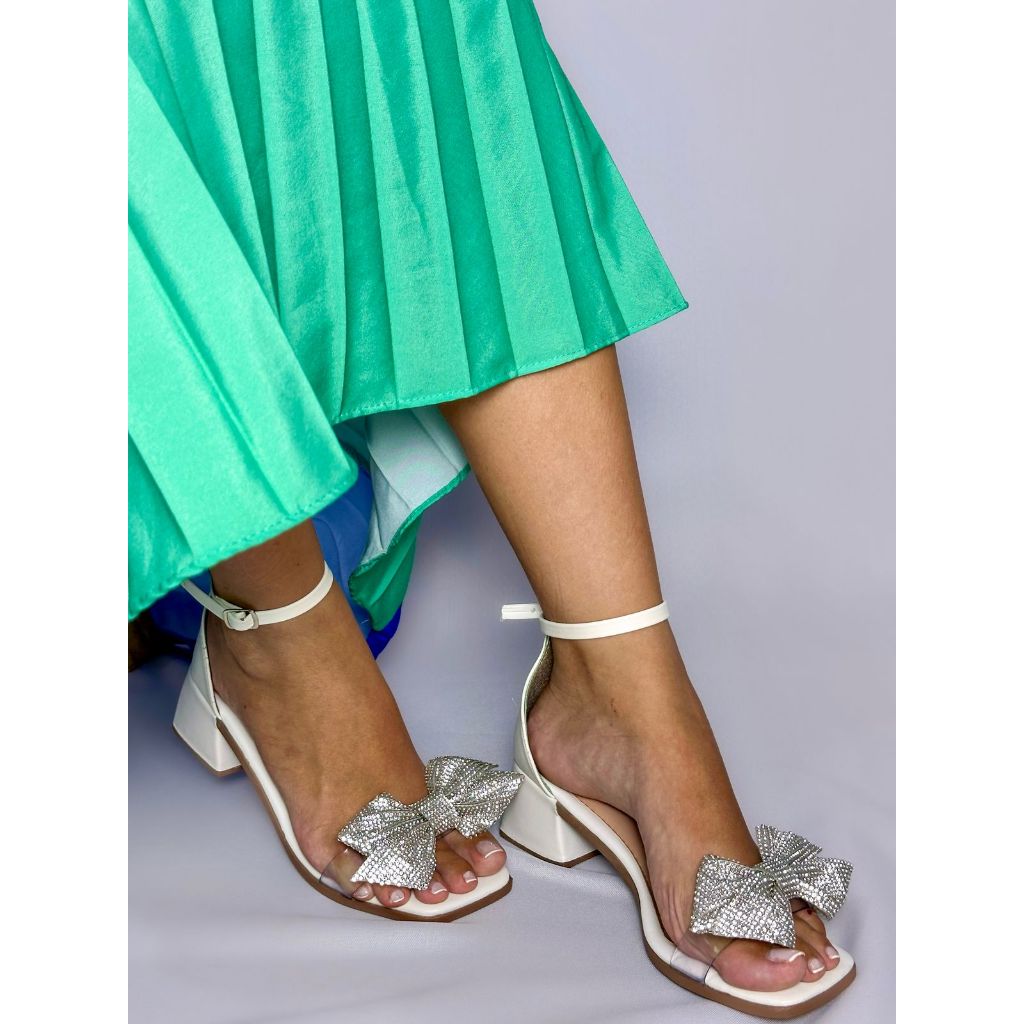 Sandália Feminina de Salto Grosso fivela traseiro conforto laço manta tendência promoção (SALTO-LUNNA)