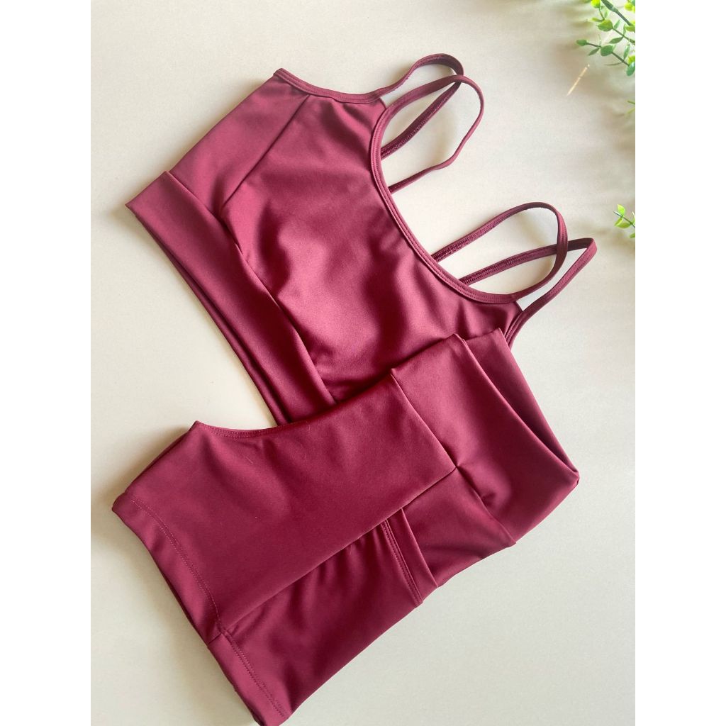 Conjunto Fitness Poliamida zero Transparência Short com Bolsos Laterais e Top com entrada para Bojo