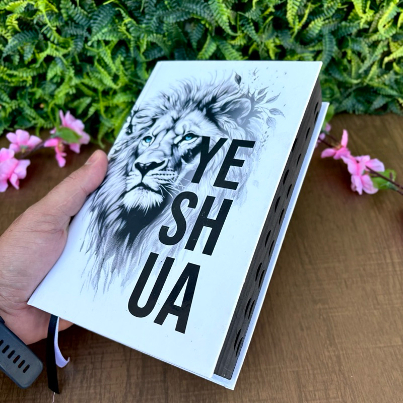 Bíblia Sagrada Yeshua Branca LETRAS MÉDIAS Com Harpa e Índice Palavras de Jesus destacadas em Vermelho em Oferta na Shopee