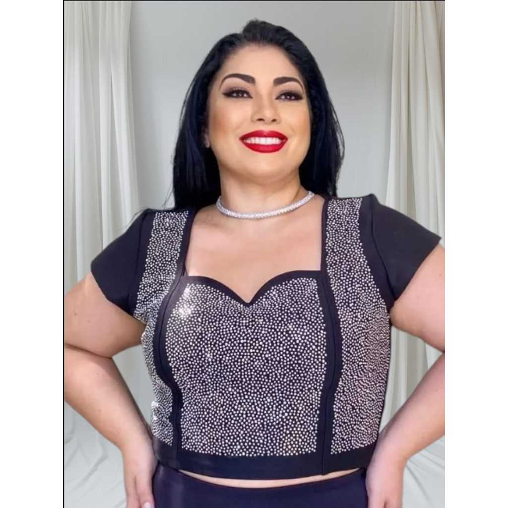 Cropped Pedraria com Mangas Decote Princesa Plus Size - Elegância e Brilho