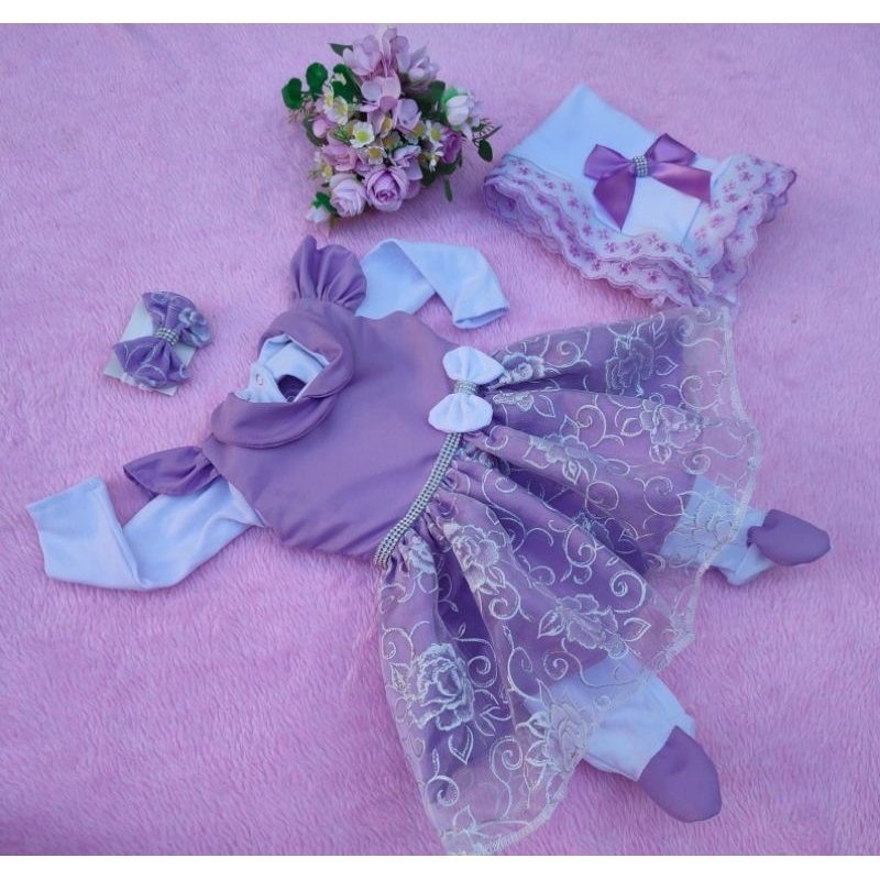 Saida de Maternidade Menina Lilás Organza Bordado