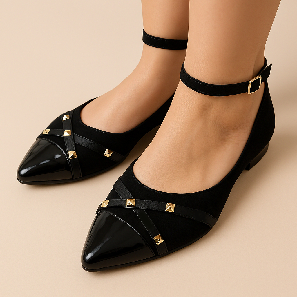 Sapatilha Feminina Salome Bico Fino com Spikes Preto Calcanhar Confortável Fechado Sandália Rasteira