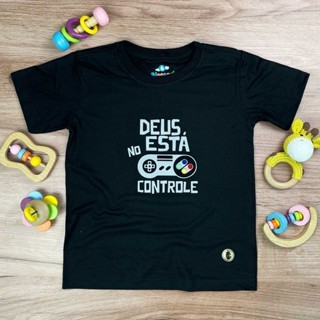 Camiseta Infantil Preta Deus Está No Controle Algodão Confortável Gospel Cristã Estilo e F