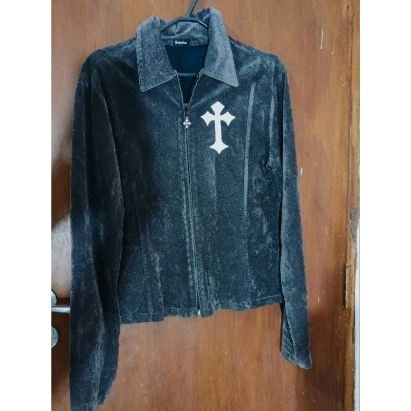 Cruz Gótica Preta: Onde Comprar | BuscaProdutos