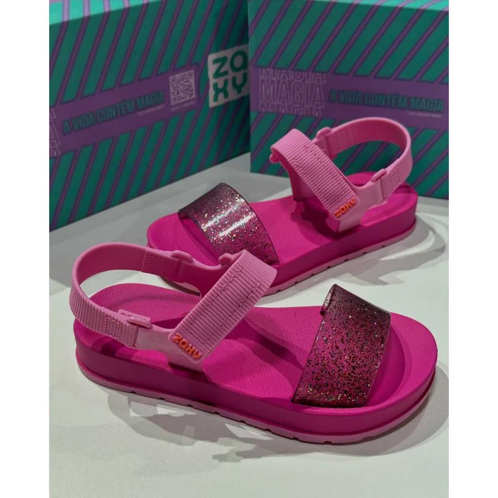 Brilho Chiclete! ✨ Papete Zaxy Way Rosa: Conforto e Glitter Para os Pés Mais Estilosos.