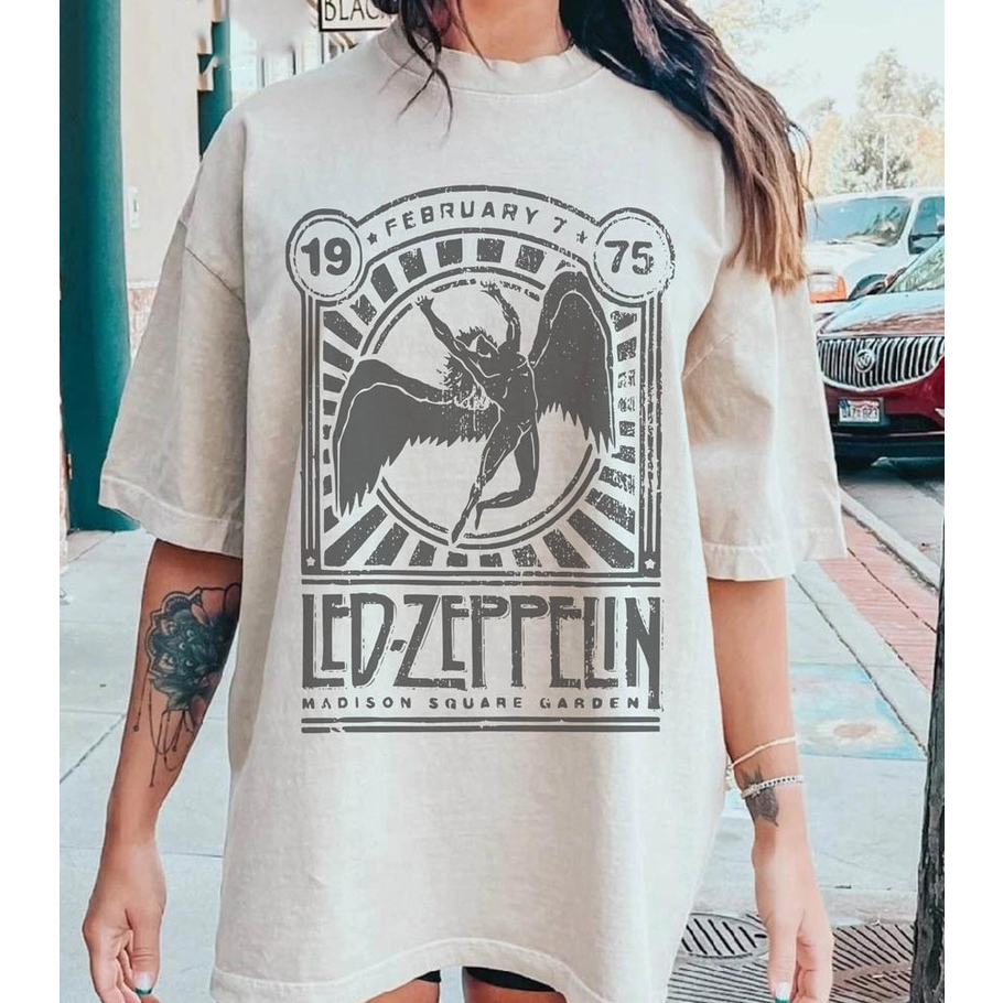 Camiseta Unissex "Led Zeppelin 1975" em Oferta na Shopee