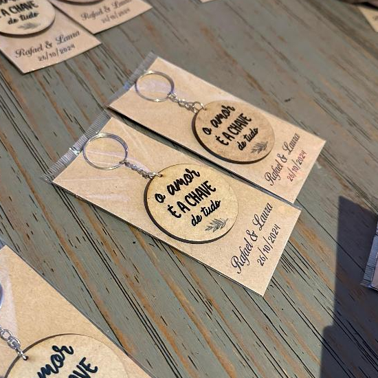 Kit 60 Chaveiros em MDF + Tag Personalizada - Lembrancinha de Casamento, Noivado, Chá de Casa Nova