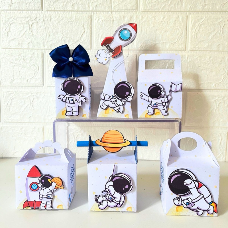 kit Caixas Personalizadas Astronauta branco /  Lembrancinhas Personalizadas /  Festa de Aniversario Infantil / Decoração