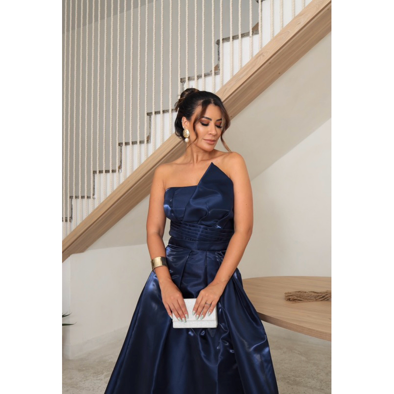 Vestido Mayara em Zibeline Gloss tomara que caia bem rodado e elegante para Madrinhas de casamento