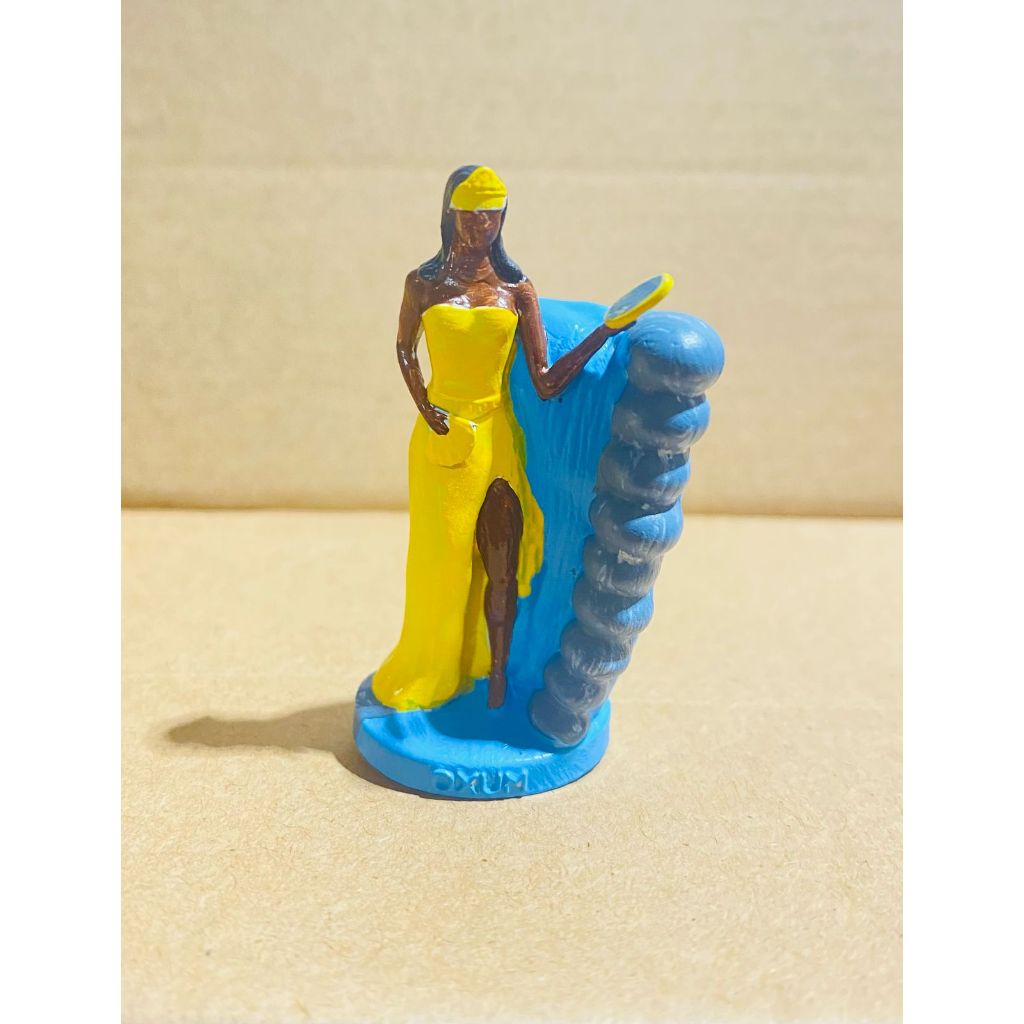 💛✨ Miniatura de Oxum – 5cm em Resina ✨💛