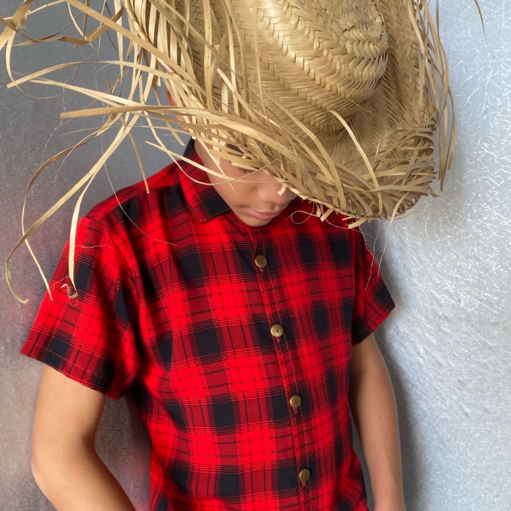 CAMISA JUNINA LUXO EM VISCOSE COM CHAPÉU ESTAMPA VARIADOS