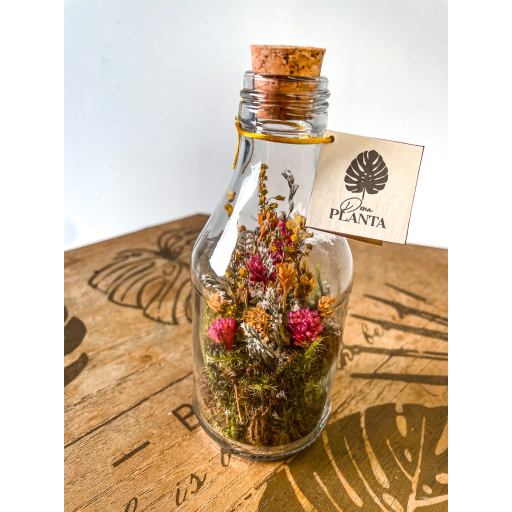 Arranjo relicario com Flores naturais Desidratadas em Garrafa de Vidro 13cm p decor lembrancinhas DIA DAS MULHERES