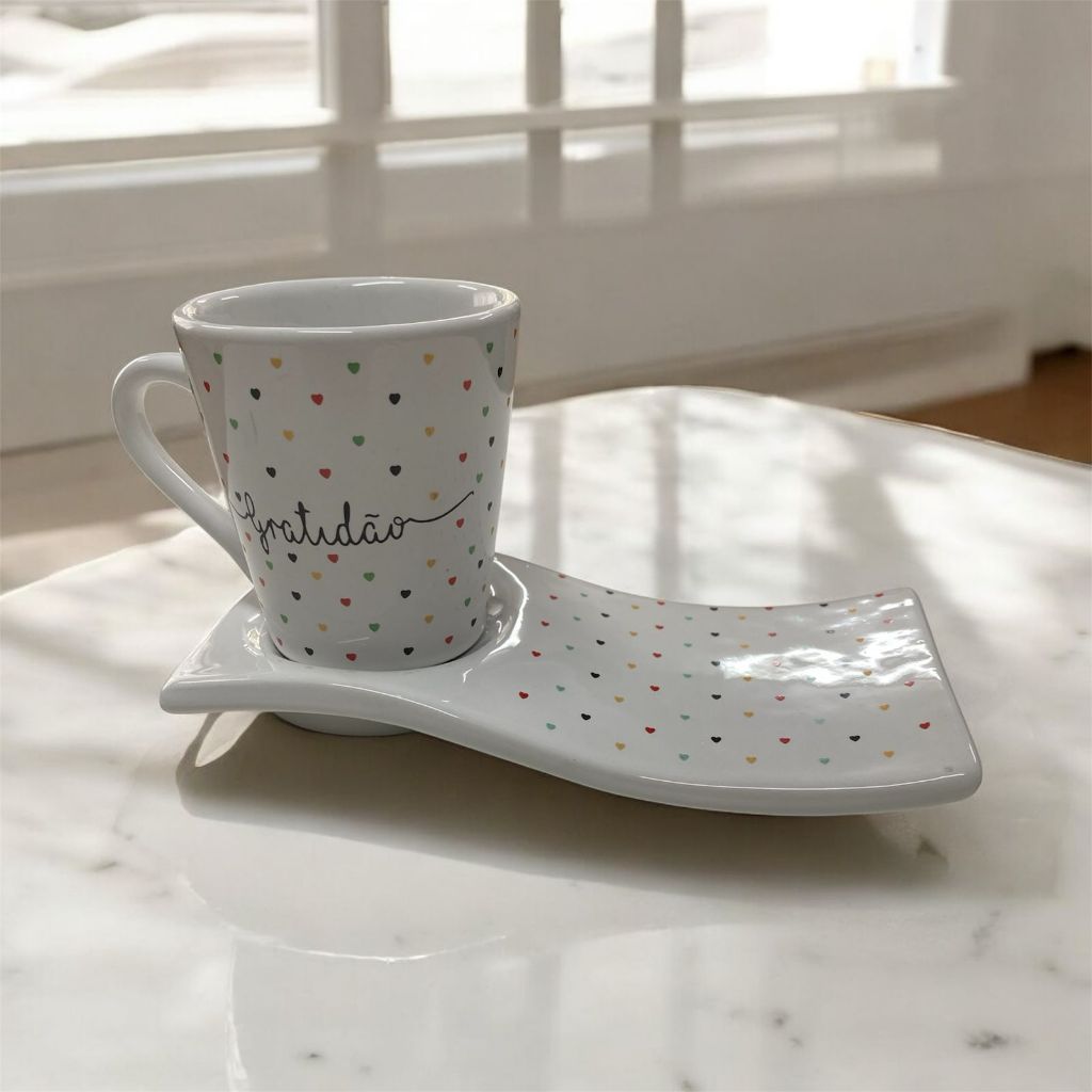 Kit Caneca Porcelana  E Pratinho Ondulado gratidão faixa