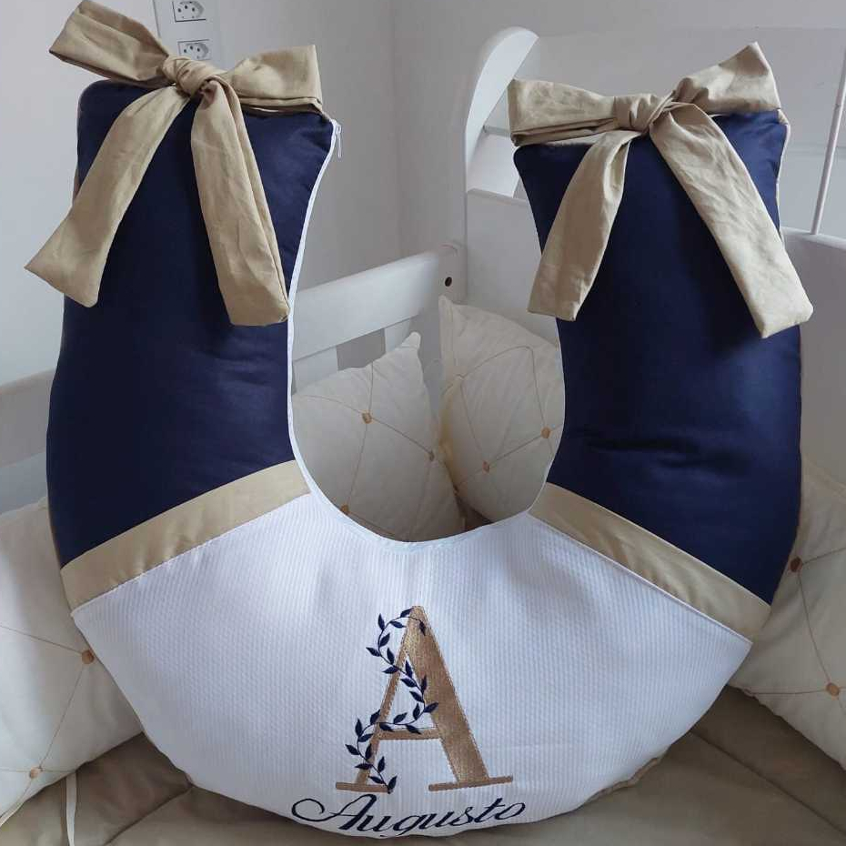ALMOFADA PARA AMAMENTAÇÃO PERSONALIZADA COM O NOME DO SEU BEBÊ - BEGE COM MARINHO