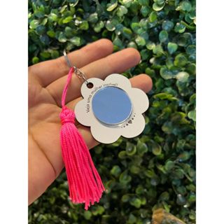 Chaveiro em MDF em formato de flor com espelho “Veja uma mulher incrível” em Oferta na Shopee