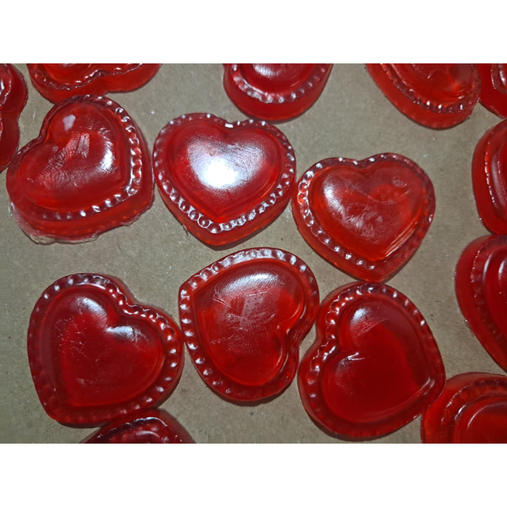 100 Corações de sabonete artesanal 3cmX4cmX3cm