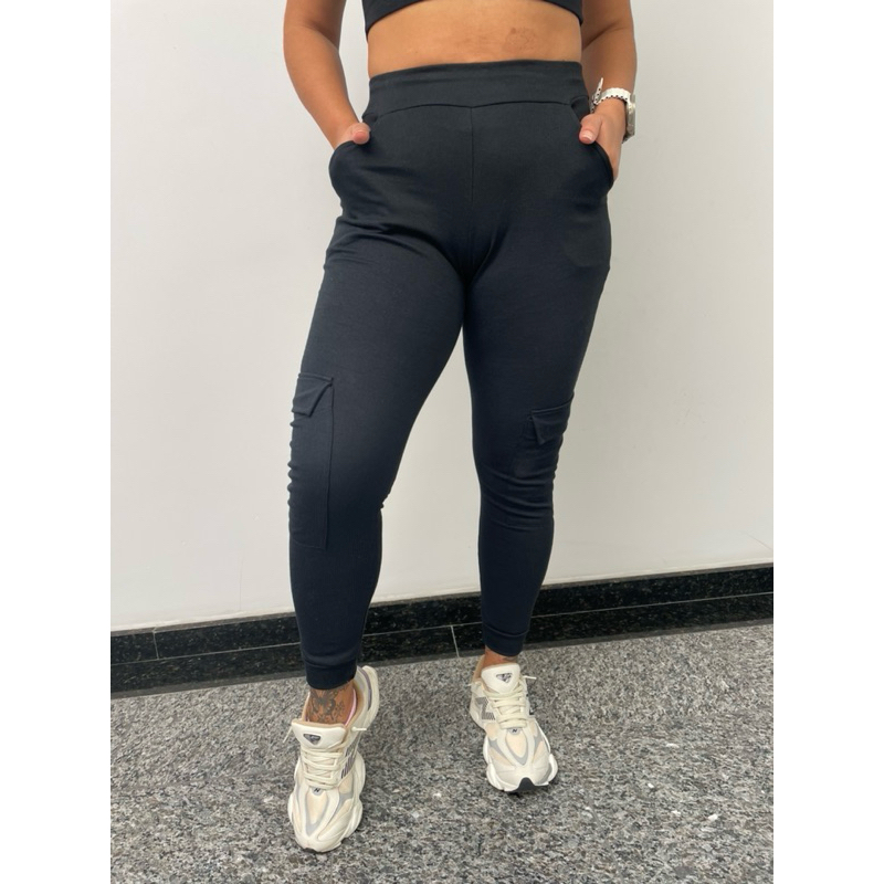 Calça Feminina Cargo Jogger Com Bolsos Laterais Estilosa