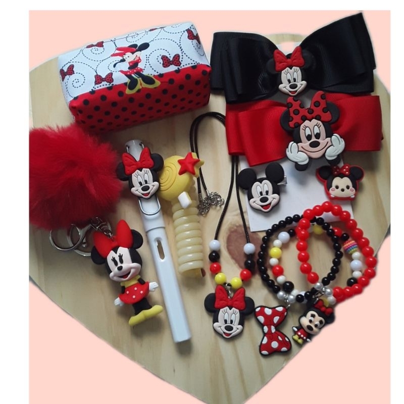 Kit Infantil Laço Ratinha Minnie Chaveiro/Cordão/Pulseira/Laço 9 peças a 12 peças e personagens Ariel