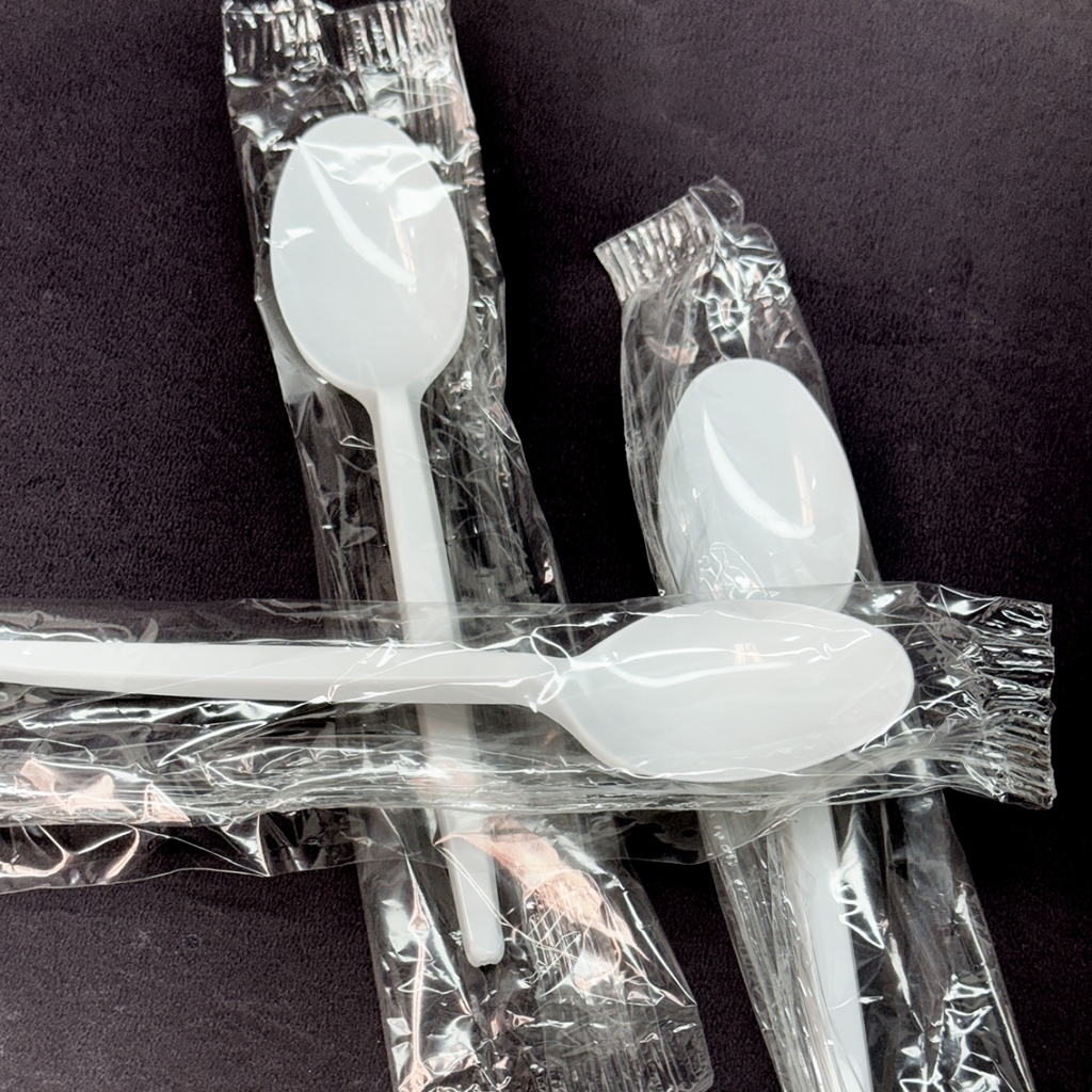 200 Colher descartavel 16cm - 2 cores, otimo custo beneficio, em saches em Oferta na Shopee