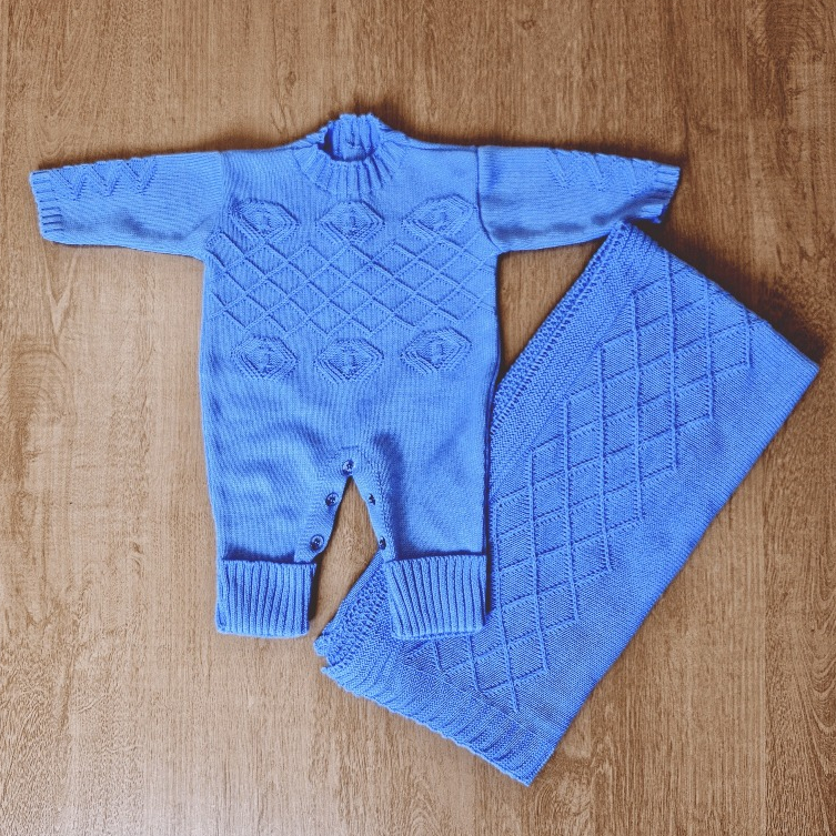 Saida Maternidade Losango Kit Manta e Macacão RN Menino e Menina Tricot Enxoval bebê