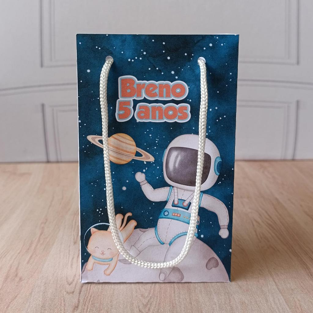 Sacolinha surpresa personalizada com nome e idade lembrancinha aniversário Astronauta universo planetas PEGUE MONTE