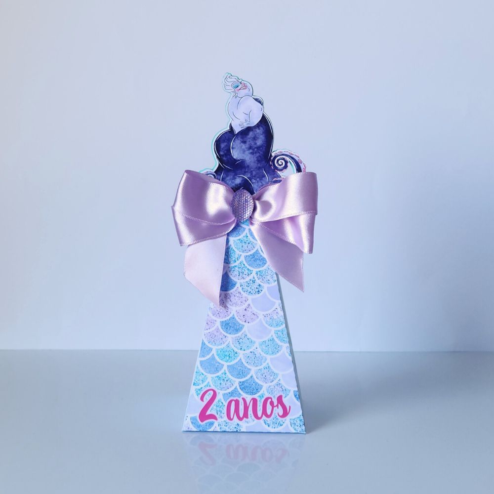 Caixa pirâmide personalizada pequena Ariel para aniversário