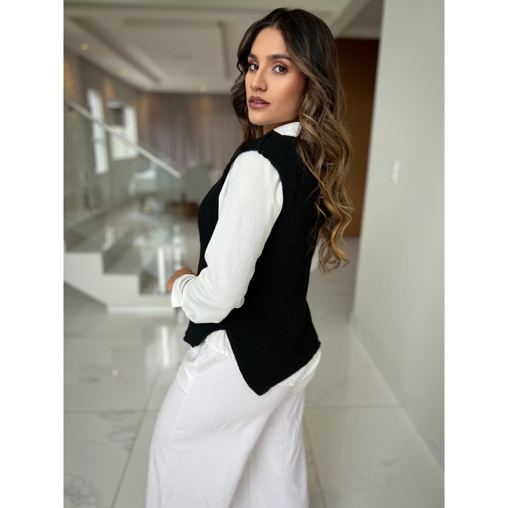 Max Colete Femenino em Tricot Ponto Fang com Fenda nas Laterais   -----  Versatilidade e Estilo