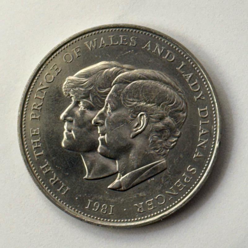 25 New Pence 1981 Reino Unido - Elizabeth II - Comemorativa Casamento do príncipe Charles e Lady Diana Spencer