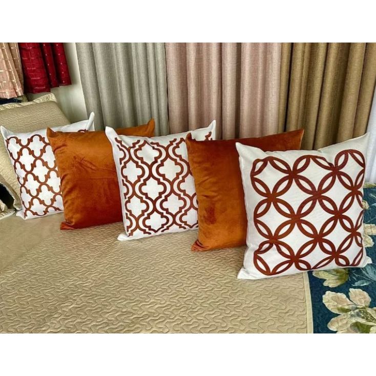 KIT COM 05 CAPAS DE ALMOFADAS ESTAMPADAS DECORATIVAS 45 X 45