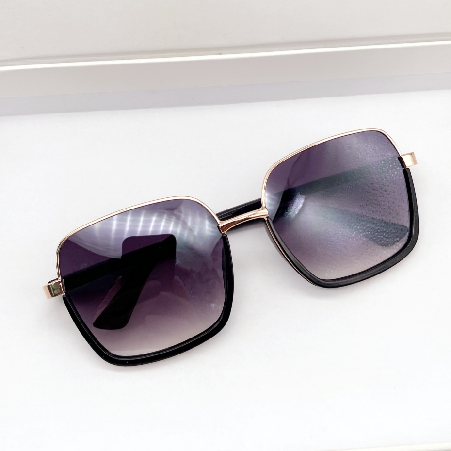 OCULOS DE SOL FEMININO QUADRADO LENTE COM PROTECAO UV400