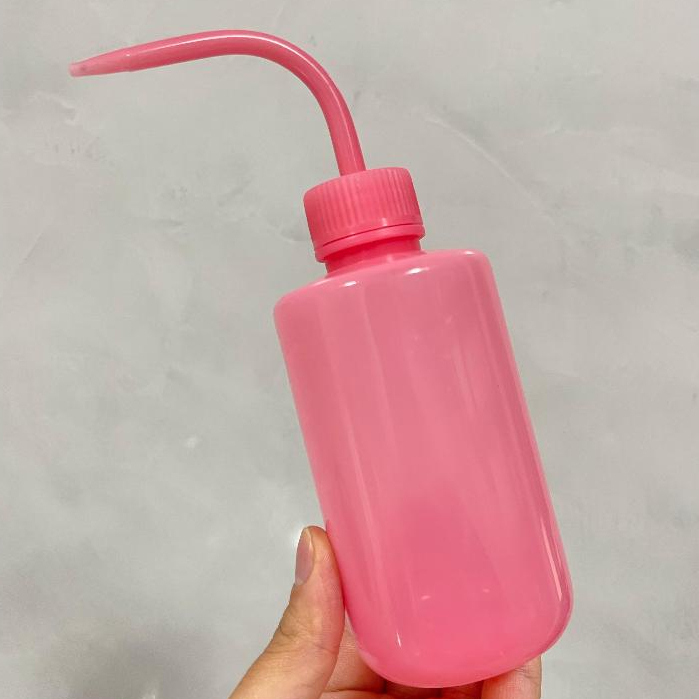 PISSETA FRASCO DE LAVAGEM ROSA 250ML PARA LASH DESIGNERS