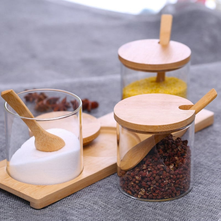 Kit Jogo 3 Potes De Vidro Condimento Redondo com Tampa Bambu Colher Suporte Jogo Para Porta Temperos