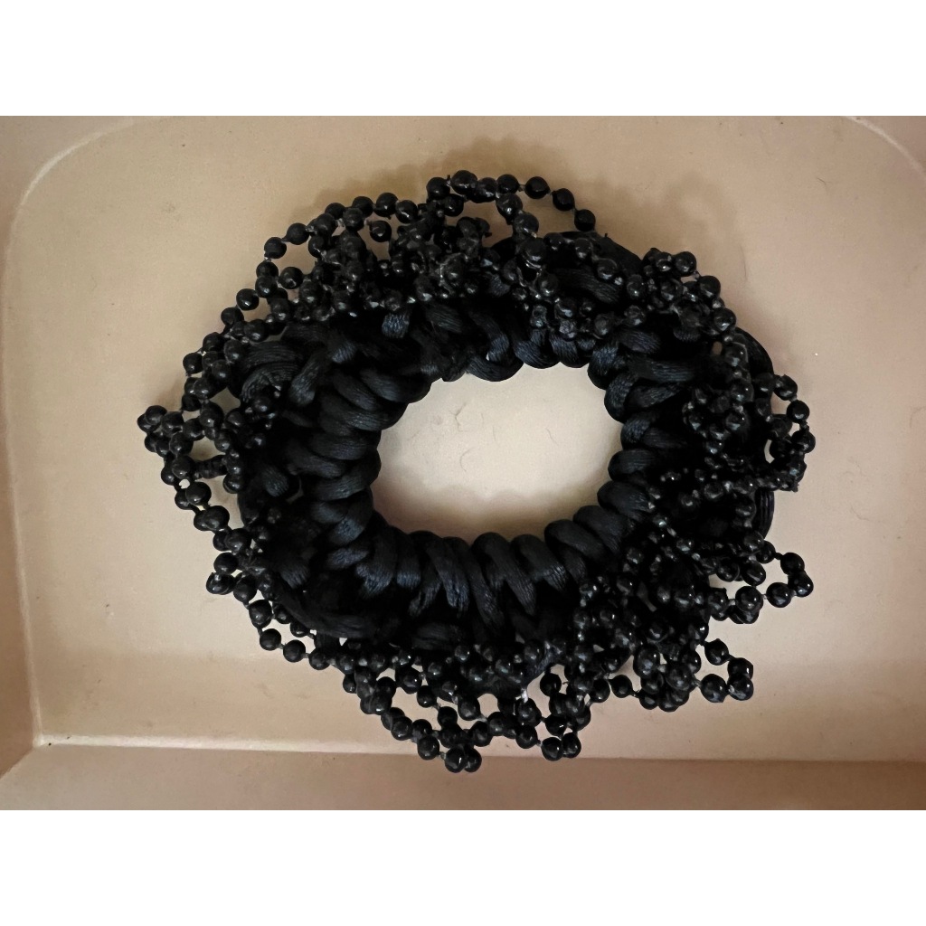 Enfeite para Cabelo Luxo Scrunchies Frufru Xuxa Fashion Moda - Elos tecido com Perolas preto