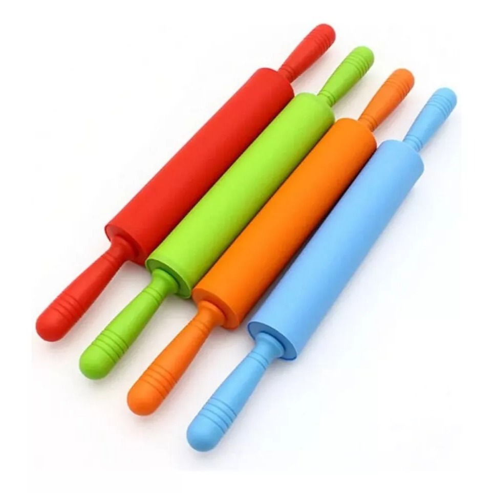 Rolo De Massa Macarrão Silicone Giratório Antiaderente Cor Aleatorio em Oferta na Shopee