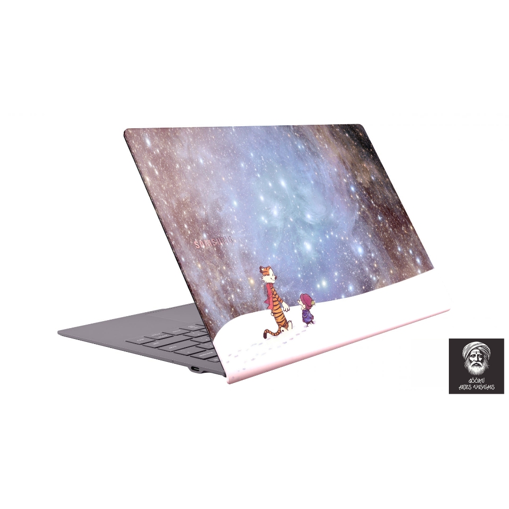 Skin para notebook de todos tamanhos noite colorida aurora brincadeira flocos de neve Calvin e Haroldo proteção