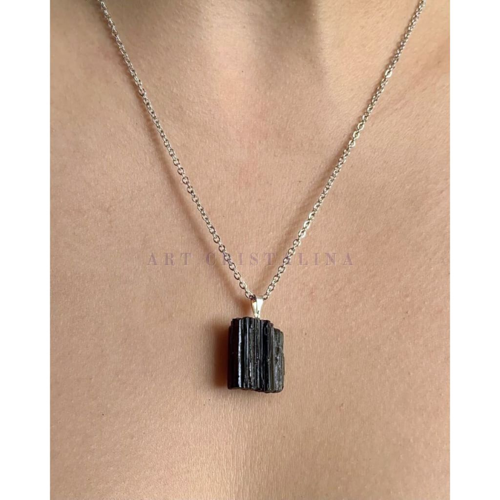 Colar de Turmalina Negra Bruta – Proteção Energética com Pedra Natural Autêntica