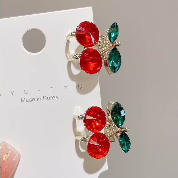 Presilhas Pequenas com Cristais de Cereja - Acessório Delicado e Charmoso para Cabelos e Franja