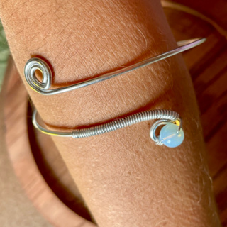 Bracelete Pedra da Lua Não escurece na sua Medida em Oferta na Shopee