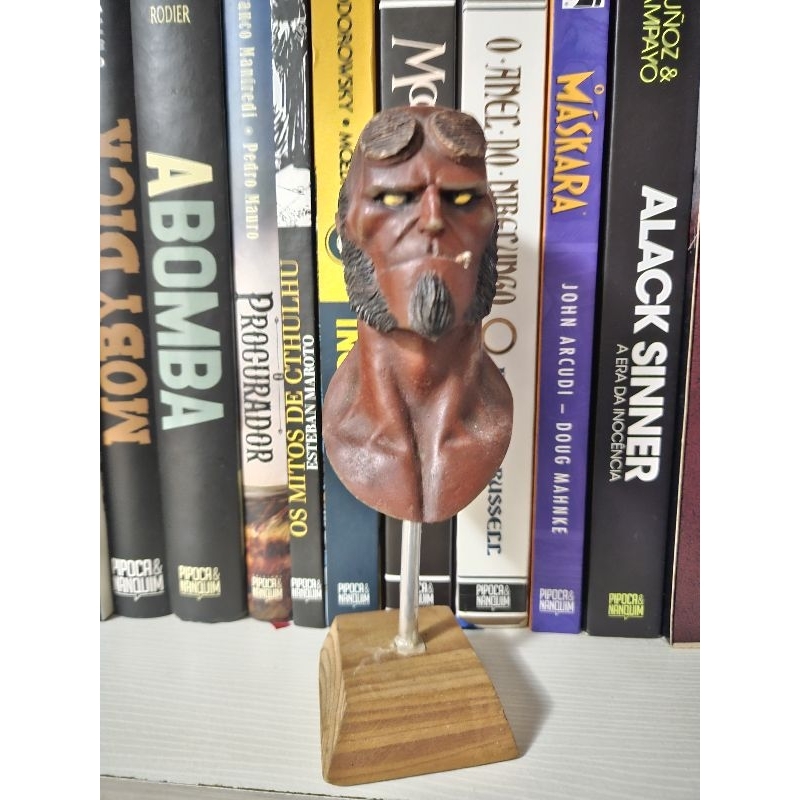 Busto Hellboy