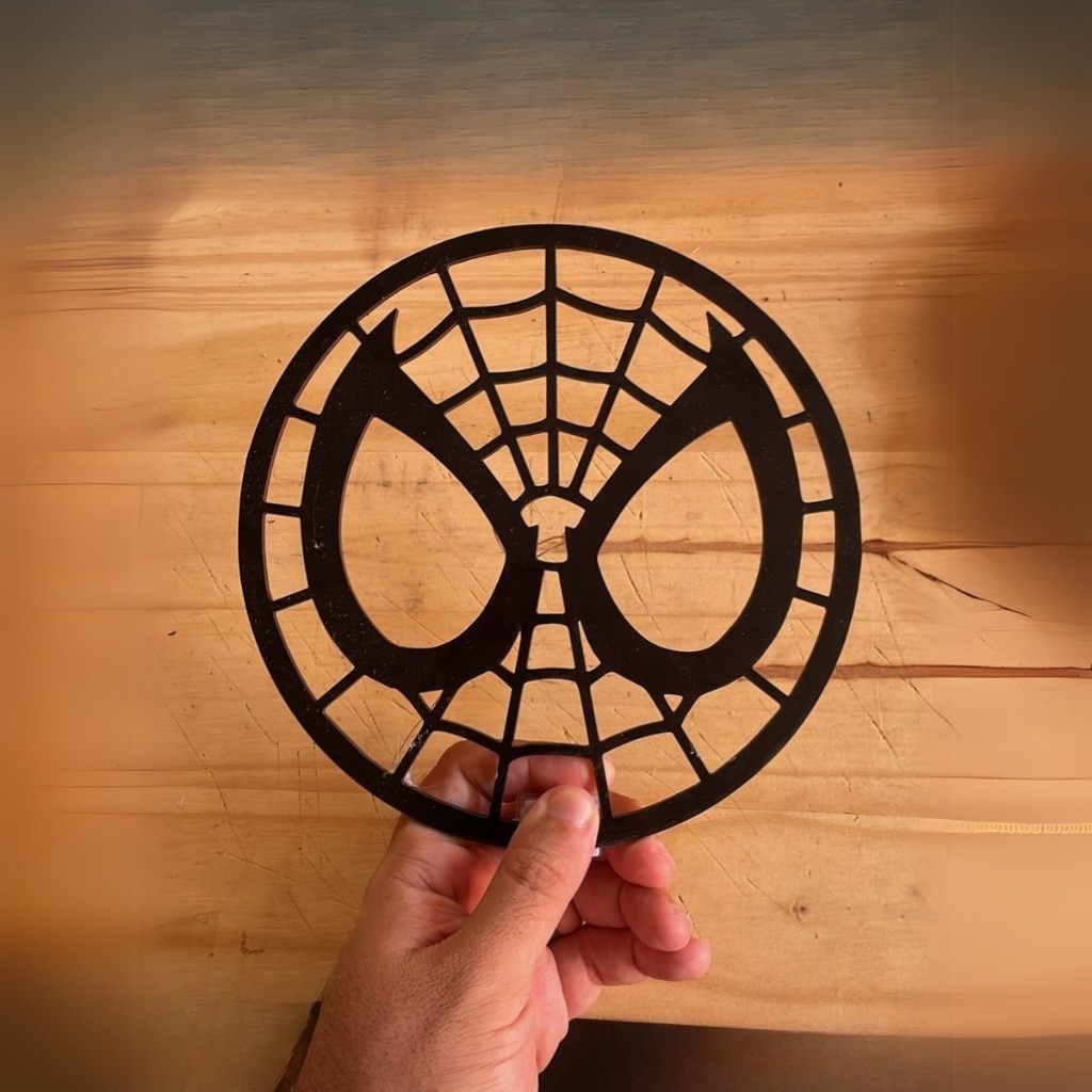 Luminária Abajur LED Geek em MDF Tema Homem Aranha